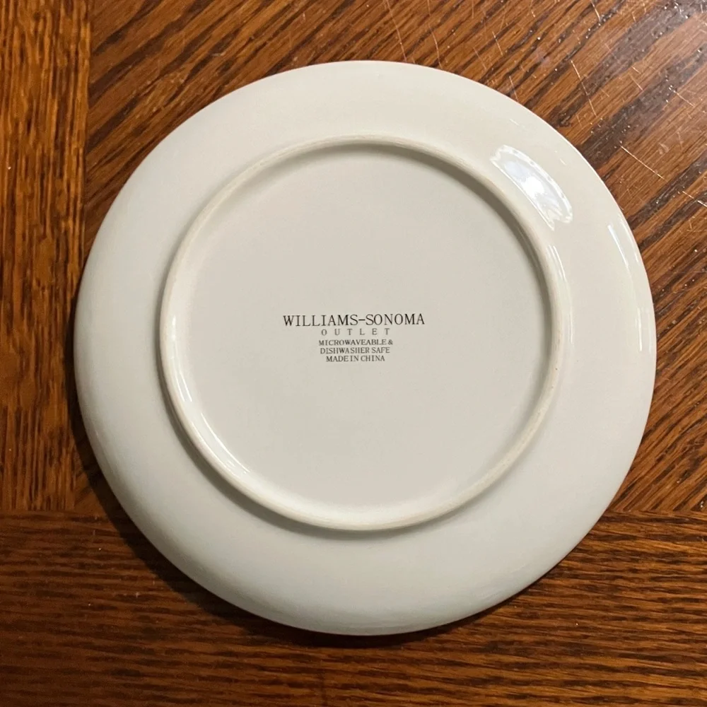 Williams Sonoma Outlet Holiday/Christmas/Letters to Santa Plates - Set of 4
